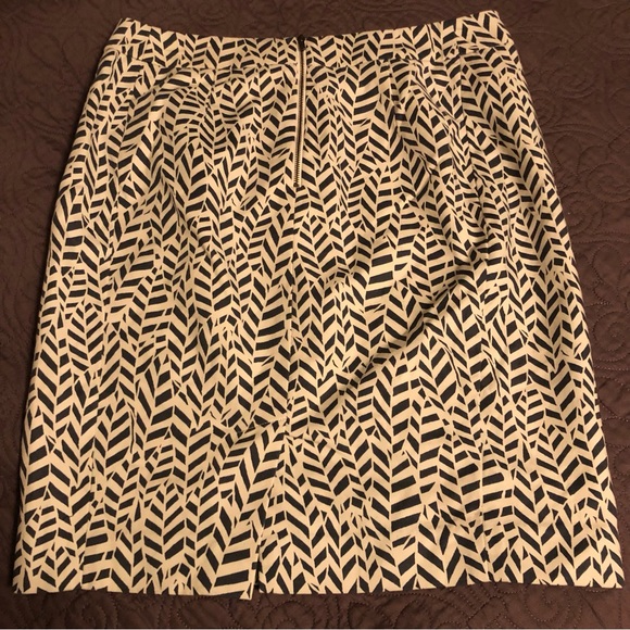 LOFT pencil skirt - Picture 4 of 7
